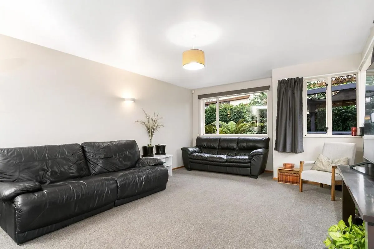 Дом отдыха Christchurch Home Away From Home