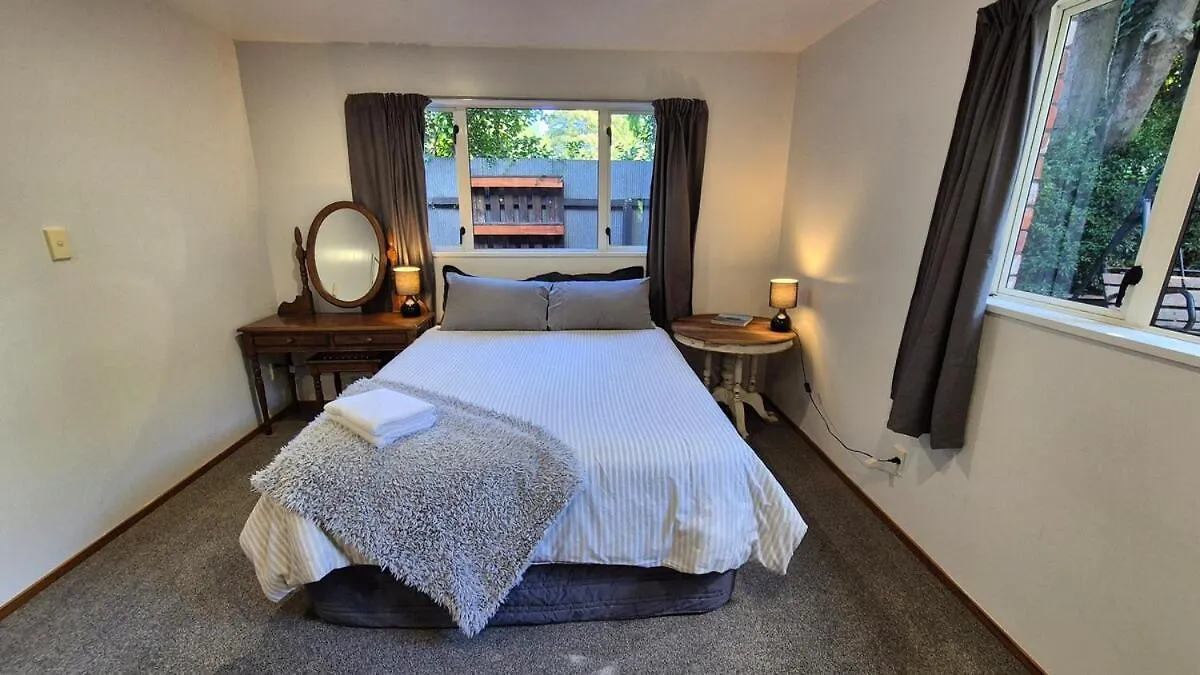 Дом отдыха Christchurch Home Away From Home